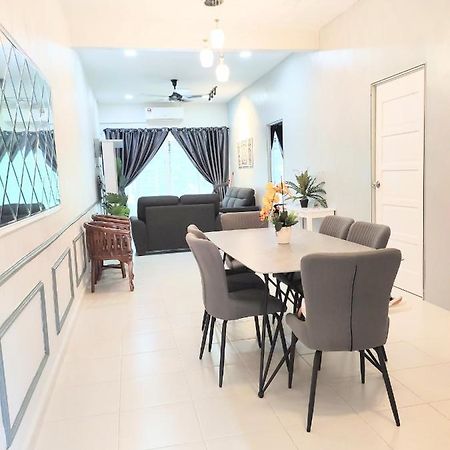 Вилла Private Pool Cassa Dinies, Wifi , Bbq,10 Pax Rantau Panjang Экстерьер фото